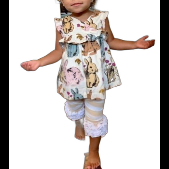 Beige and White Striped Sew Sassy "icings" / capri ruffle leggings - Picture 3 of 4